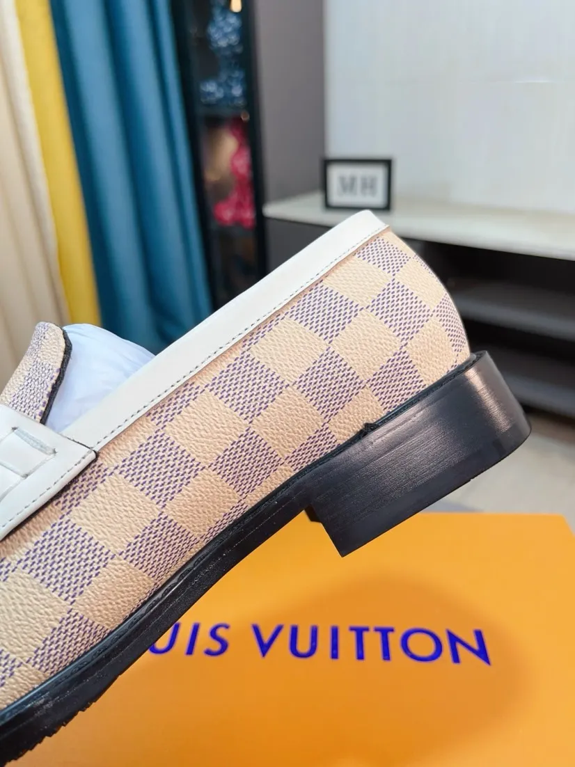 Ex-factory price 720🌹🌹High version [LV] Louis Vuitton's popular casual leather shoes🎖Fashionable and elegant🎖🎖Material: Original imported open-edge beaded cowhide, washed cowhide leather lining, original open-molded rubber outsole, high-end and classy, ​​elegant quality, instantly transforming into a handsome man ❤❤Standard\nNumber: 38-44